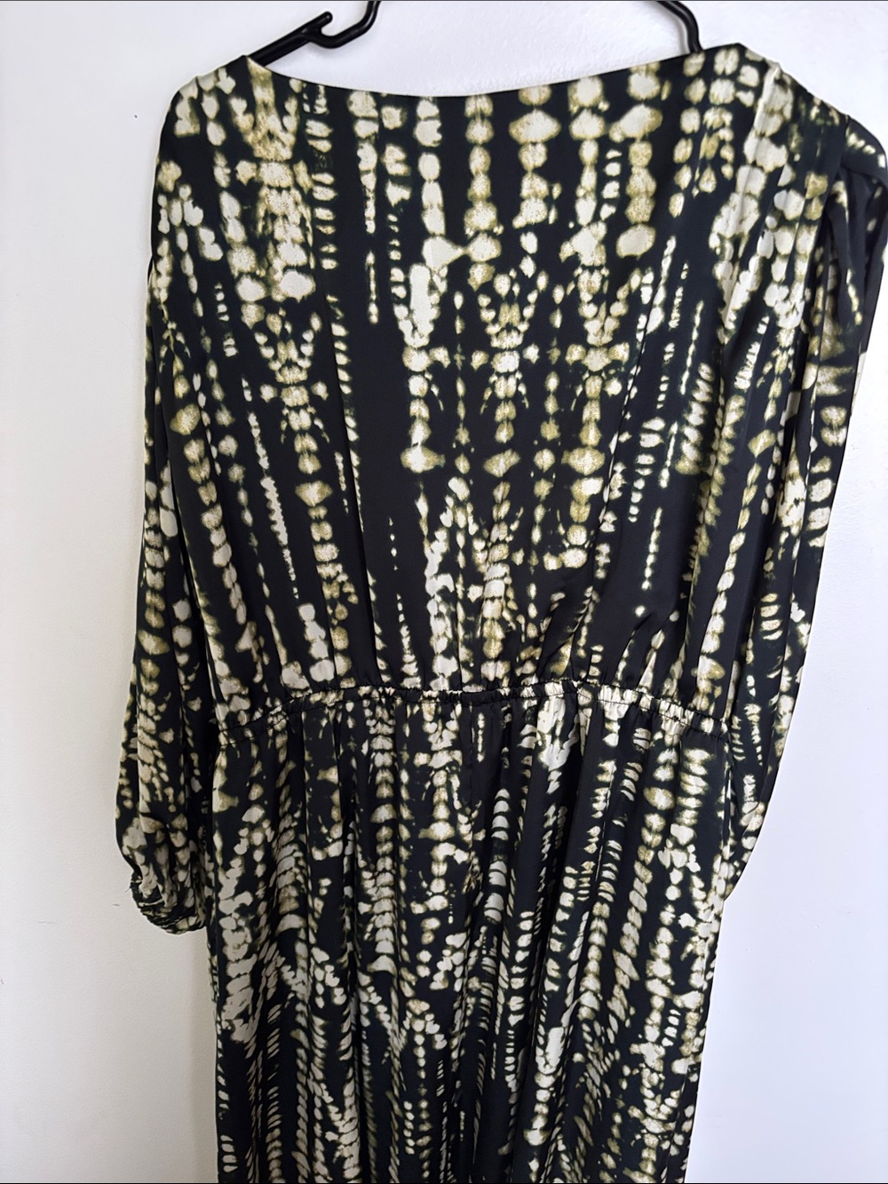 Banana Republic Black and Cream Patterned Wrap Midi Dress - Picture 4 of 4